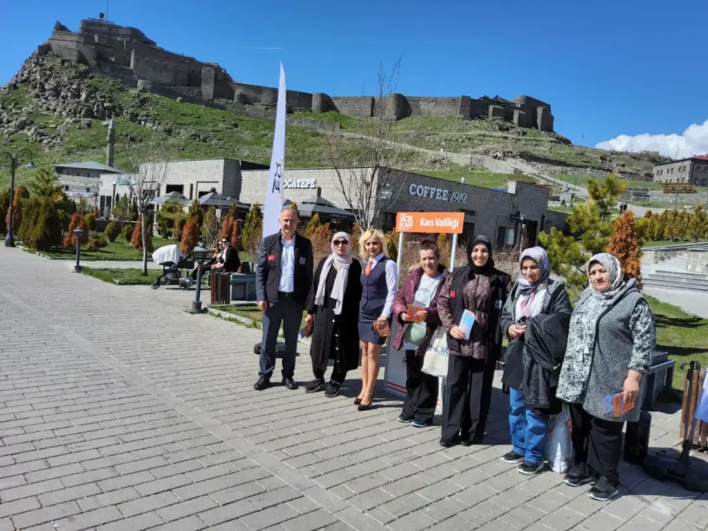 “Milletin Kapısı” Açık Kapı Kars’ta vatandaşlarla buluşuyor