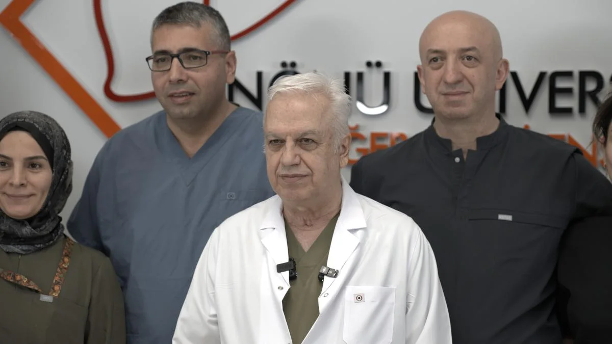 Dünyanın ilk 8’li çapraz karaciğer nakli TÖTM’de gerçekleştirildi