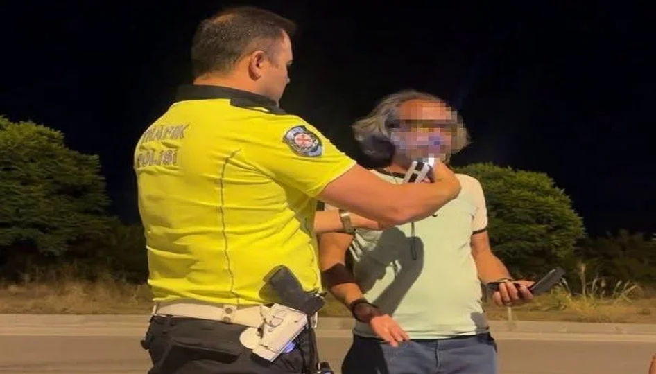 Trafik polisine “kolay gelsin” demeye gitti, 3.28 promil alkollü çıktı