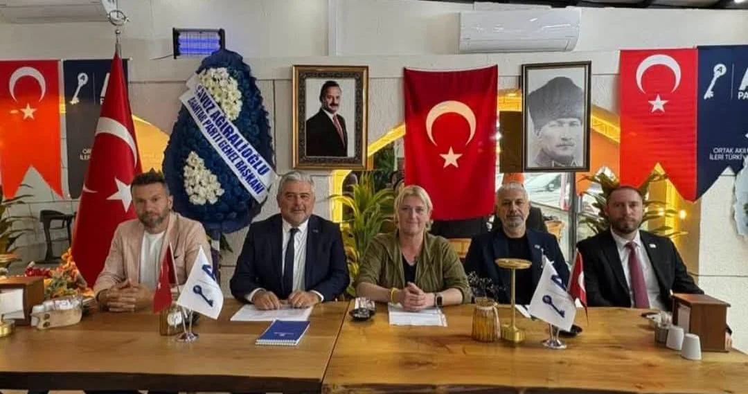 Anahtar Parti Karadeniz Ereğli’de ilçe yönetimini tanıttı