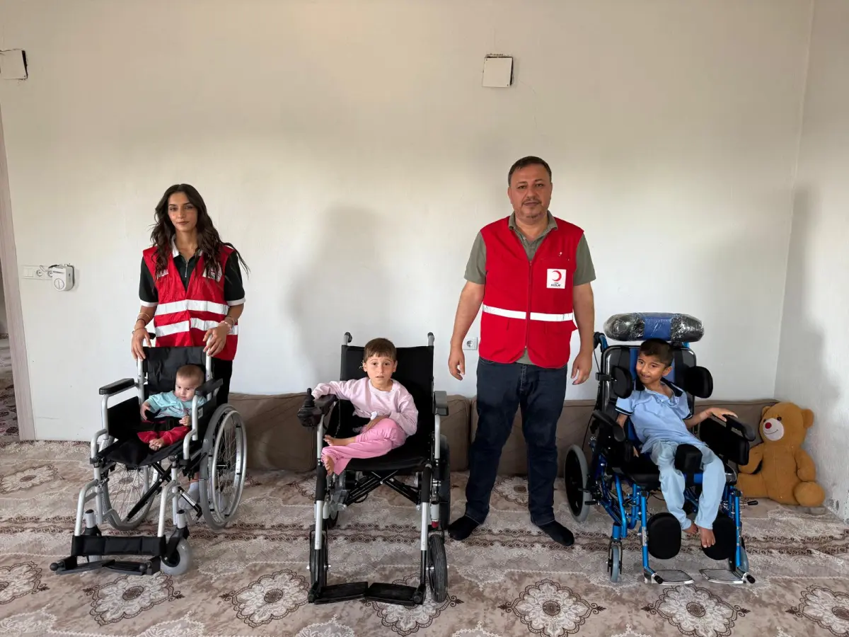 Kızılay’dan cam kemik hastalarına destek