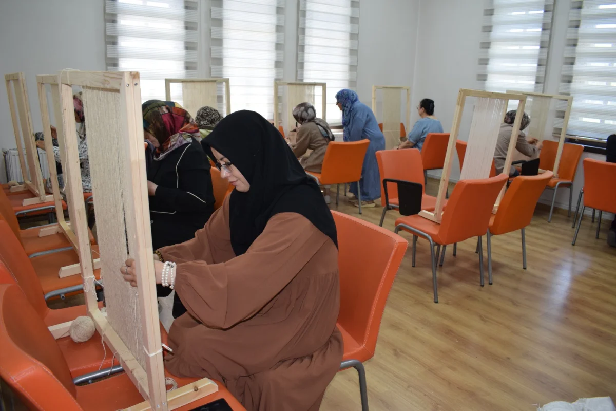 Malatya’nın kültürel mirası halılara işleniyor