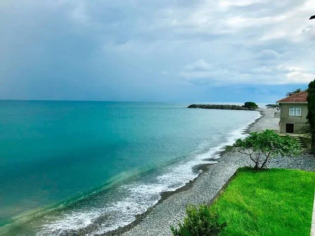 Karadeniz kıyılarında kırmızı bayrak: Denize girişlere yasak