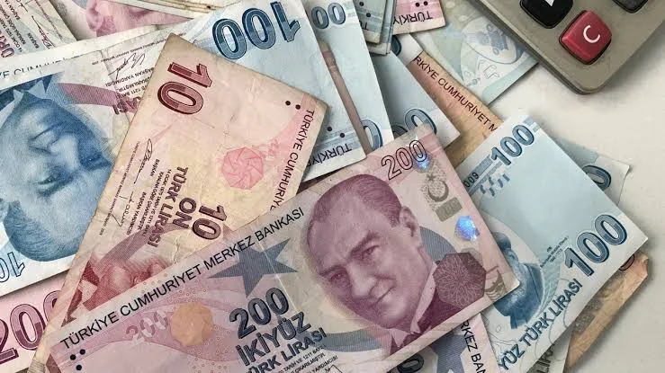Üniversite öğrencilerine aylık 13 bin 750 lira burs desteği
