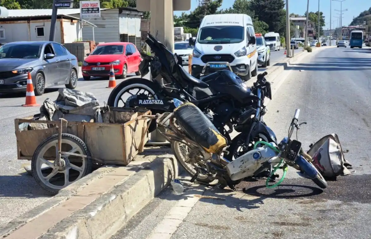 İki motosiklet çarpıştı: 1 ölü, 1 yaralı