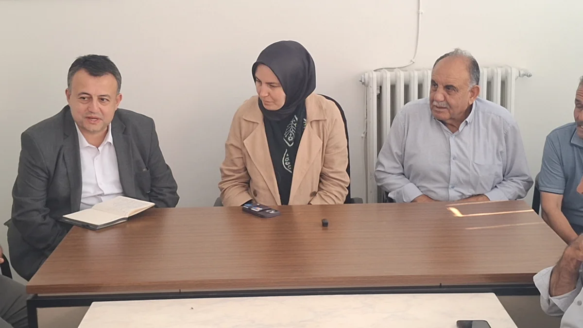 Milletvekili Zeynep Yıldız, Beypazarı’nda muhtar ve esnafın taleplerini dinledi