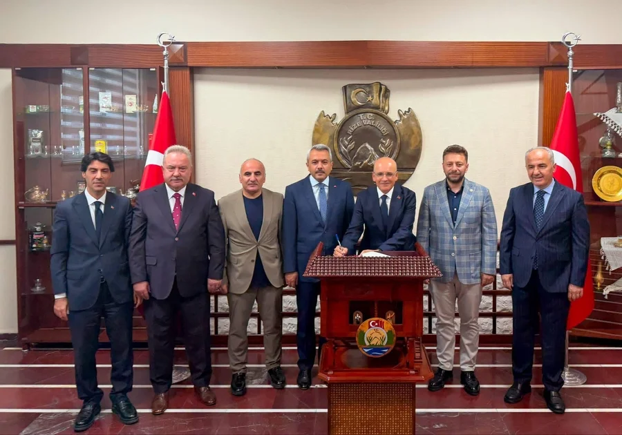 Bakan Şimşek Rize’de yatırım ve kalkınma projelerini masaya yatırdı