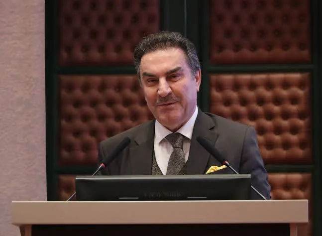 Prof. Dr. Zakir Avşar: “Kamuoyu kimin oyu?”