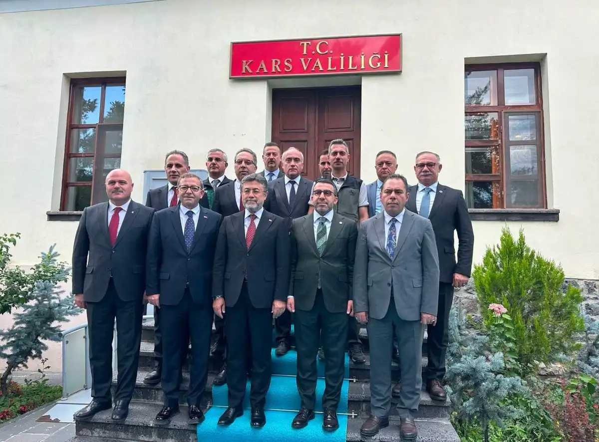 Tarım ve Orman Bakanı İbrahim Yumaklı’dan Kars Valiliği’ne ziyaret