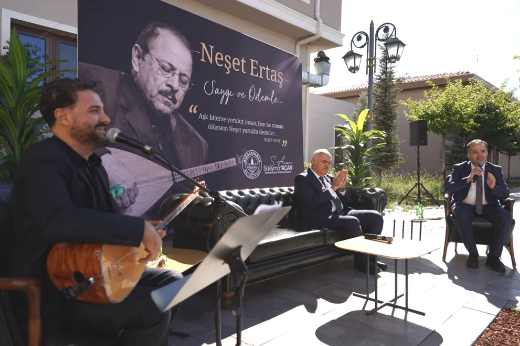 Bozkırın Tezenesi Neşet Ertaş Kızılcahamam’da türkülerle anıldı