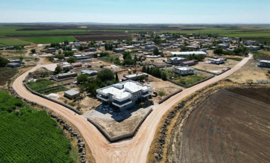 Şanlıurfa Büyükşehir’den Siverek Keçiburç’ta yol yenileme çalışması