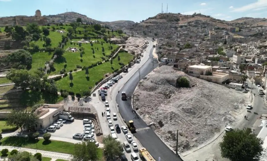 Şanlıurfa’da “Kültür ve Turizm Yolu”nda sıcak asfalt çalışması başladı