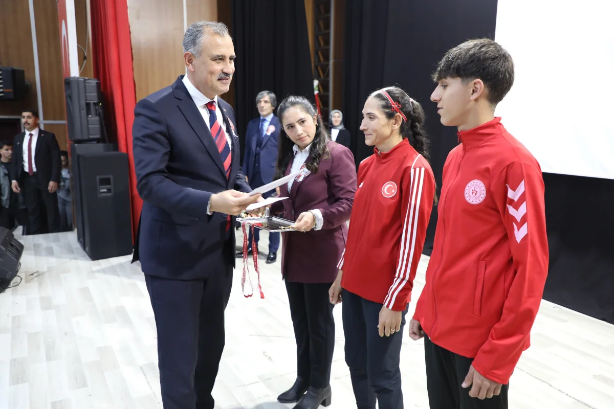Ağrı’da Cumhuriyet Koşusu düzenlendi