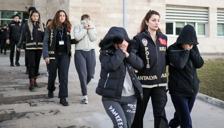 Antalya’da fuhuş operasyonu! 15 şüpheli gözaltında