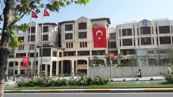 Eyüpsultan Belediyesi’ne operasyon: Başkanı Özmen dahil 28 gözaltı