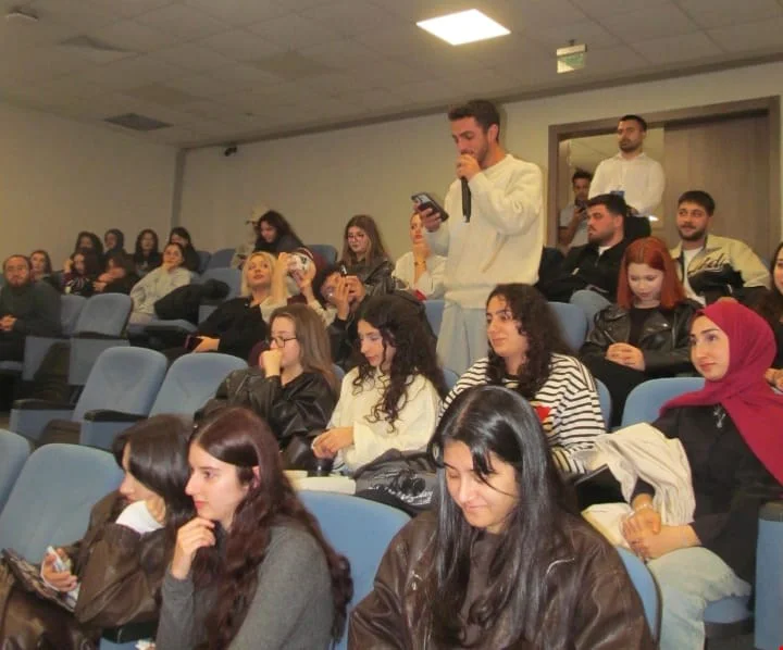 Akçakoca’da yerel yönetimler öğrencilerle ele alındı