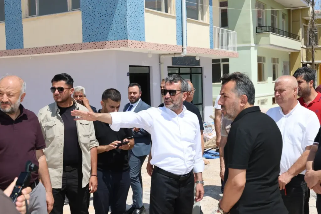 Başkan Şerifoğulları, Güneykent’teki çalışmaları inceledi