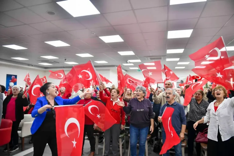 ABB Batıkent Emekliler Lokali’nde Cumhuriyet coşkusu