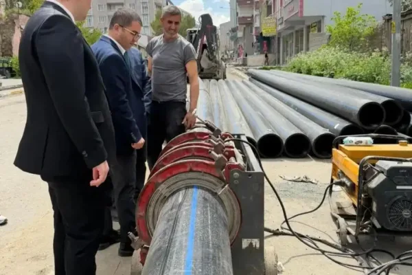 Kağızman’da devam eden altyapı ve kaldırım çalışmaları yerinde incelendi