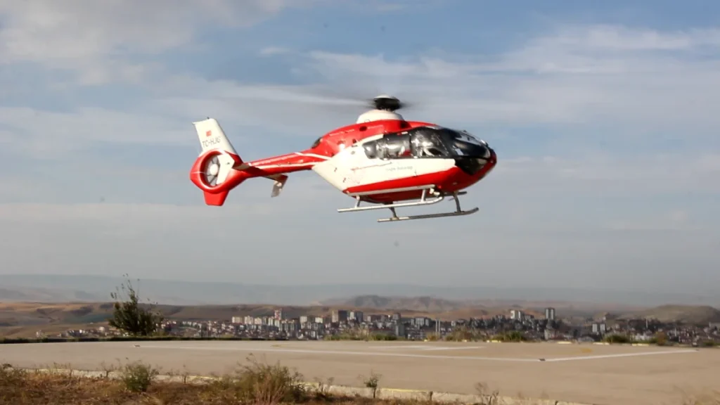 Beypazarı’nda kalp krizi geçiren kadın helikopter ambulansla sevk edildi