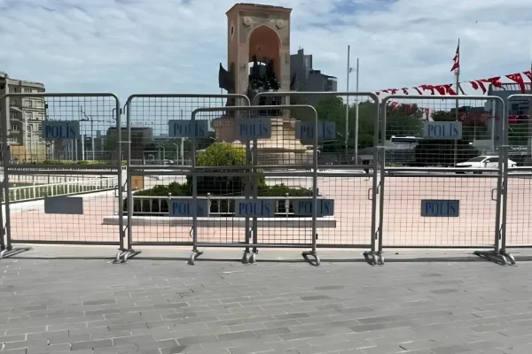 İstanbul Valiliği’nin kararı doğrultusunda bazı yollar trafiğe kapatıldı