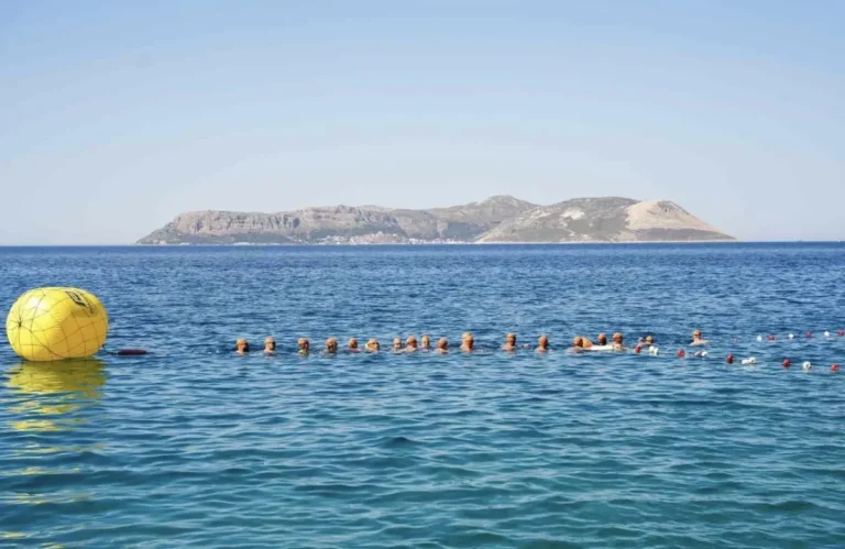 Kaş’ta kıtaları birleştiren maraton: Meis-Kaş yüzme yarışı tamamlandı