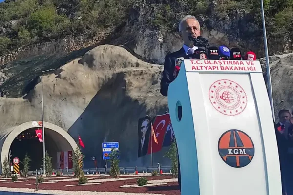 Çorum’un yıllardır beklediği Kırkdilim Tünelleri açıldı