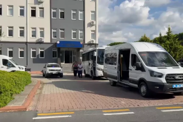 Bakanın adını kullanıp “davanızı çözeriz” diyen sahte MİT’çilere operasyon
