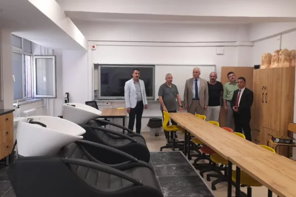 Kdz. Ereğli Zübeyde Hanım MTAL’de güzellik hizmetleri eğitimi