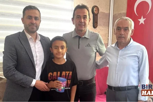 Aksaray’da Öğrenci Kumbarasını Hayır İşlerine Bağışladı