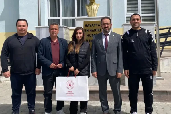 İlçe Gençlik Spor müdürlüğünden okullara destek