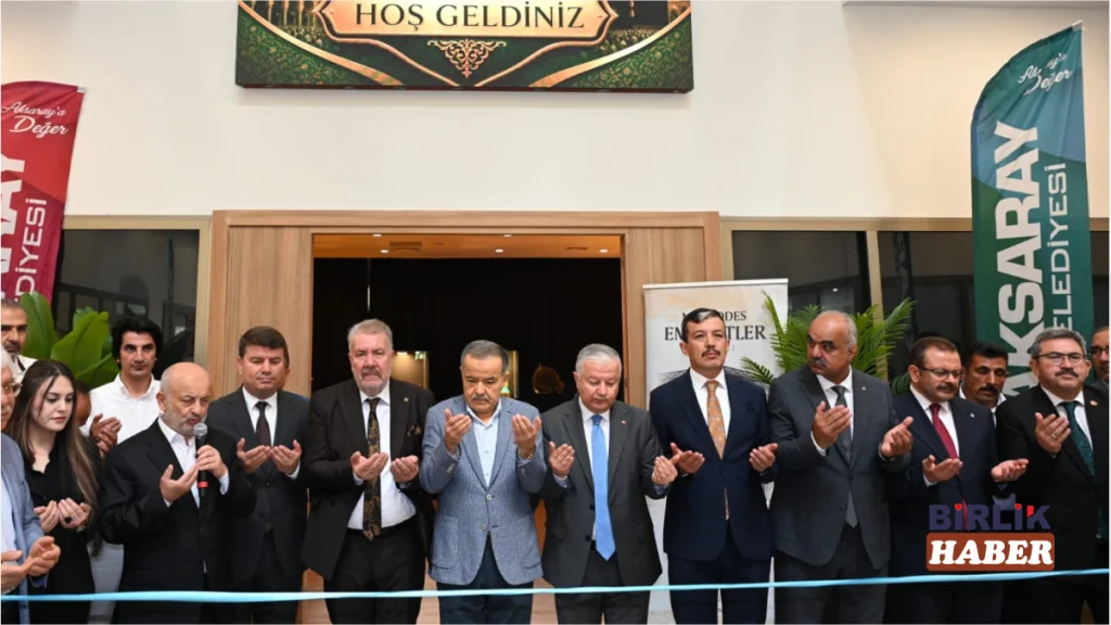 Aksaray’da Kutsal Emanetler Sergisi Resmen Açıldı