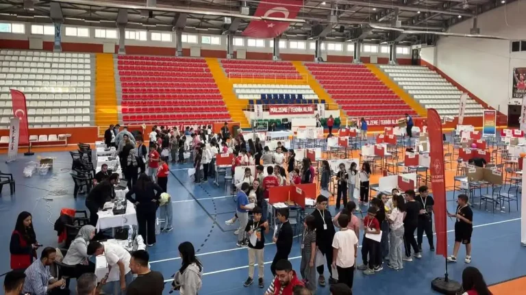 Deneyap Teknoloji Atölyeleri’nde gençler yeteneklerini sergiledi
