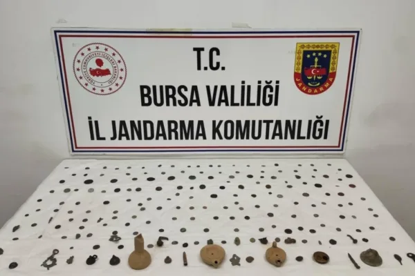 Bursa’da tarihi eser operasyonu: 202 sikke ve obje ele geçirildi