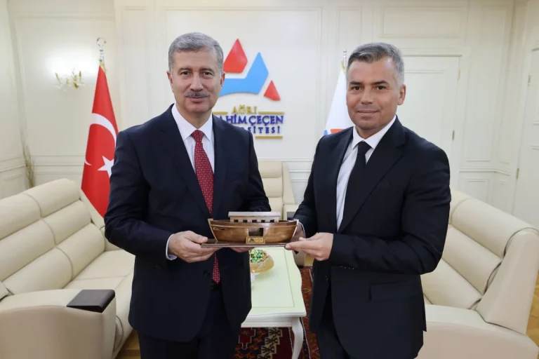 Rektör Gülçin’den Sempozyum Düzenleme Kurulu ve sekretarya personeline teşekkür