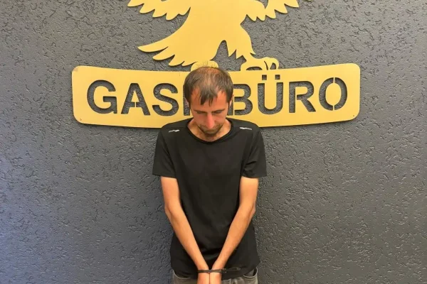 Ankara’da aracına zorla bindiği kadını bıçakla tehdit edip eşyalarını gasp etti