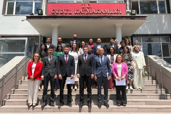 Kaymakam Naim Akar’dan öğretmenlere başarı belgesi