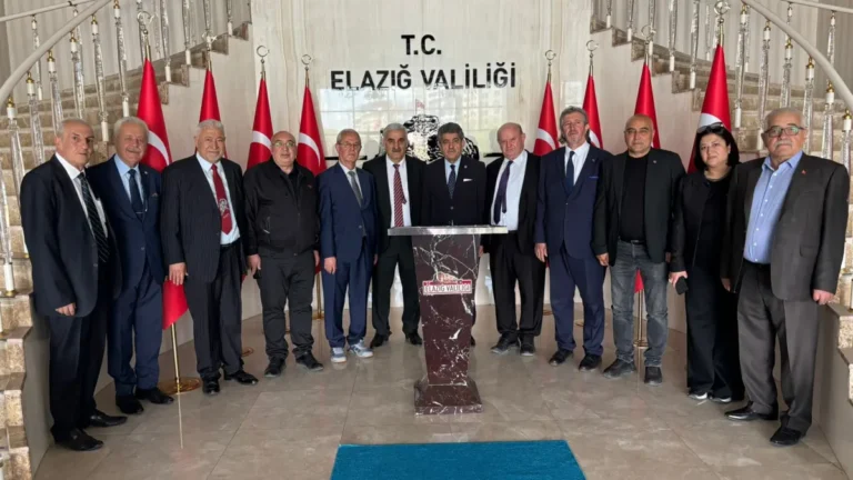 Türk Dünyası Gazeteciler Federasyonu heyetinden Elazıg Valis Numan Hatipogluna ziyaret