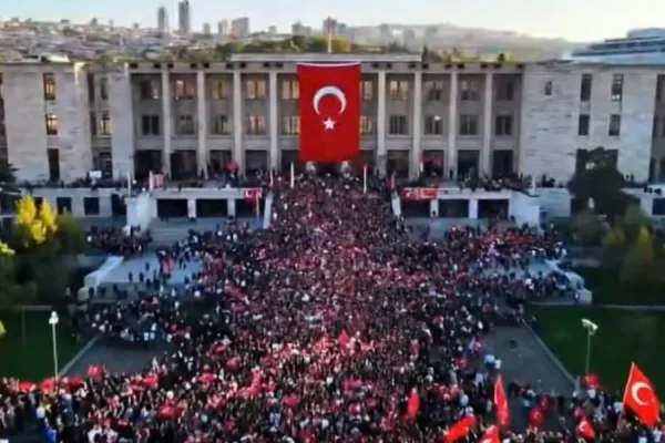 İletişim Başkanı Duran: 15 Temmuz, milletimizin iradesiyle yazılan tarihi bir destandır