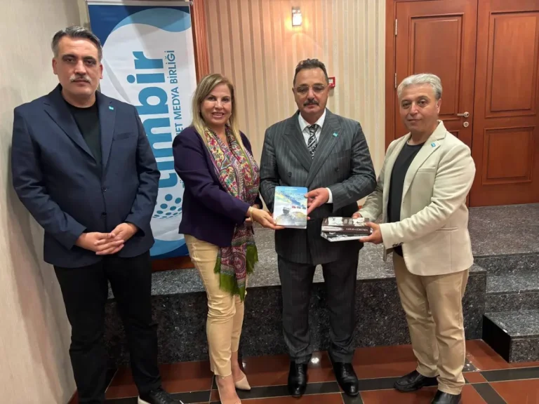“Zəfərlərə Doğru” Kitabı TİMBİR Genel Başkanı Dr. Süleyman Basa’ya takdim edildi