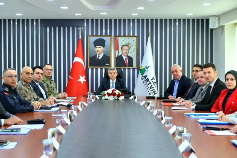 Artvin’de okul ve çevresi güvenlik tedbirleri toplantısı gerçekleştirildi