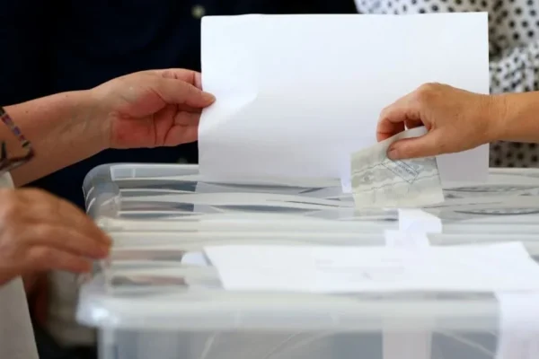 6 belde ve yüzlerce mahallede seçmenler sandık başına gidiyor