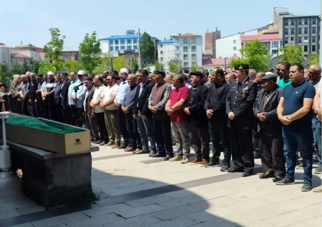 Şehit Jandarma Er Abdulbaki Kurçak’ın babası Efo Kurçak son yolculuğuna uğurlandı