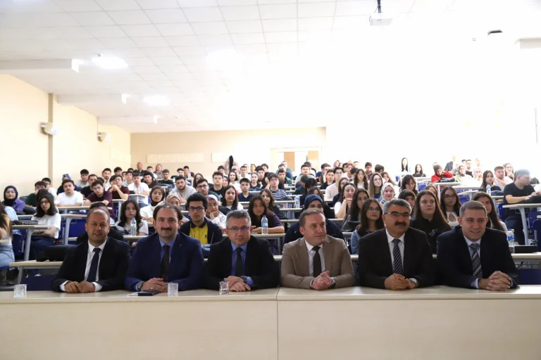 ASÜ Tıp Fakültesinde yeni öğrenciler  için oryantasyon programı başladı