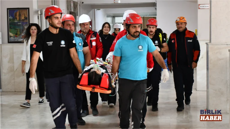 Aksaray’da AFAD, UMKE ve İtfaiyeden Hayat Kurtaran Tatbikat