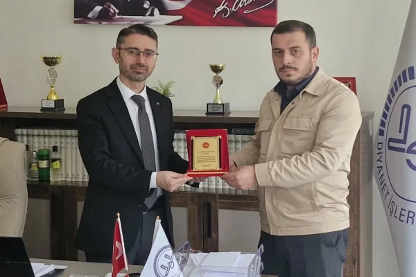 Sulakyurt’ta Kur’an-ı Kerim’i güzel okuma birincisine plaket