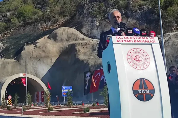 Çorum’un yıllardır beklediği Kırkdilim Tünelleri açıldı