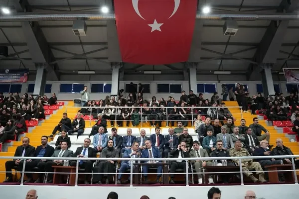 Kars’ta U15 Serbest Stil Güreş Türkiye Şampiyonası tamamlandı
