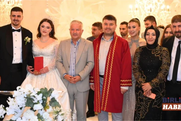 Murat ve Birgül Yarız’ın Gurur Gecesi! Oğulları Efe Evlendi