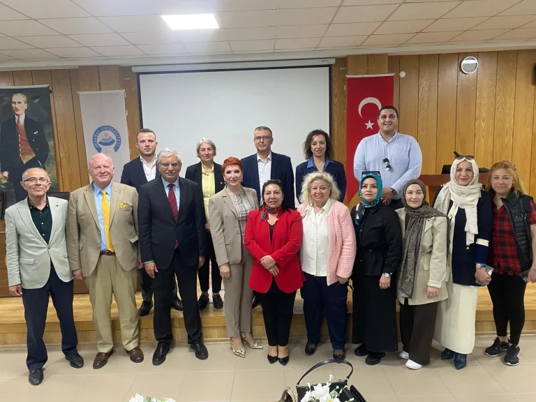 ASÜ Kariyer Merkezi’nde Ekonominin Geleceği Tartışıldı